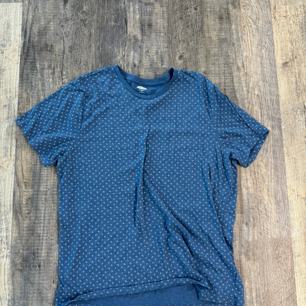 Old Navy tshirt